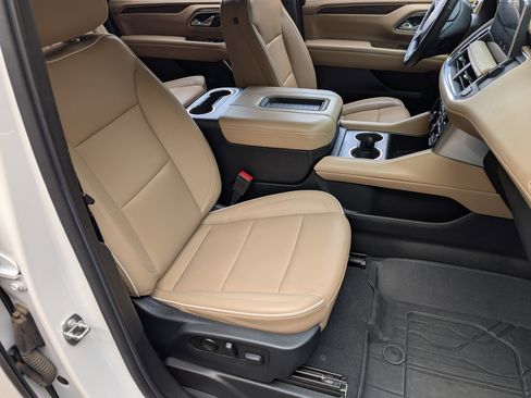 Used 2023 Chevrolet Suburban Premier image 21