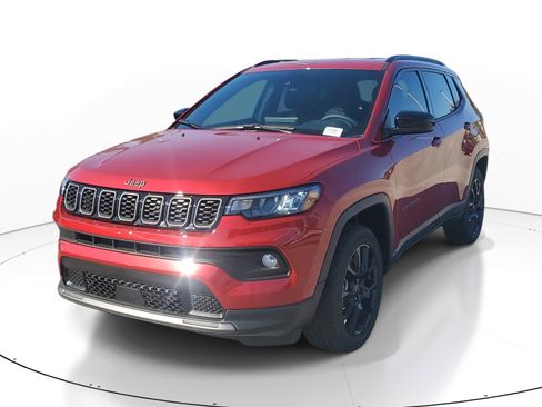 New 2026 Jeep Compass Latitude image 2