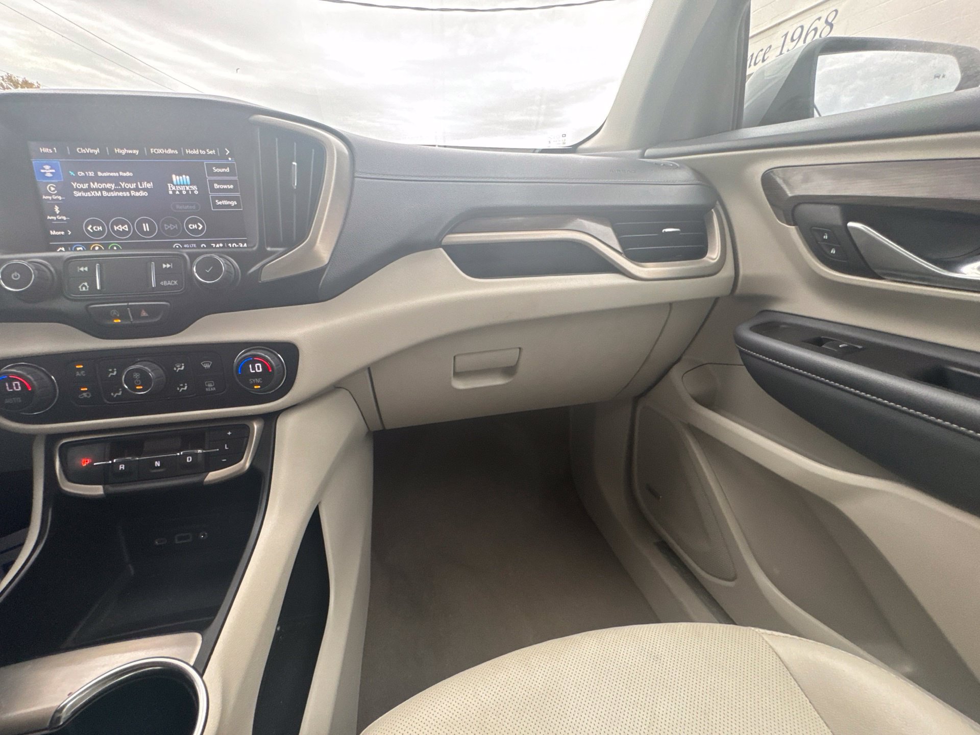 Used 2024 GMC Terrain Denali w/ Denali Premium Package AWD/4WD image 26