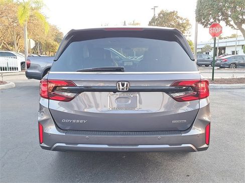 Certified 2025 Honda Odyssey Touring image 5