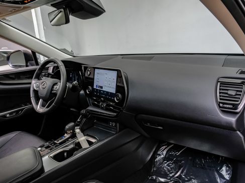 Used 2024 Lexus NX 250 FWD image 17