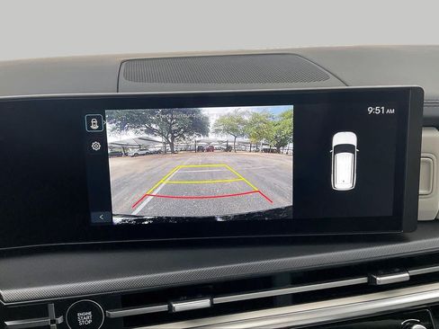 Certified 2025 Hyundai Santa Fe SE FWD image 29