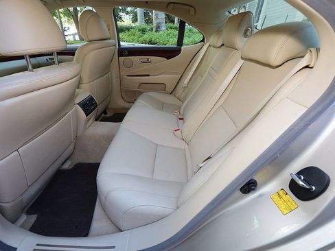 Used 2010 Lexus LS 460 w/ Luxury Value Edition image 32