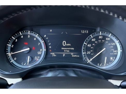 Used 2021 Toyota Highlander XLE AWD/4WD image 30