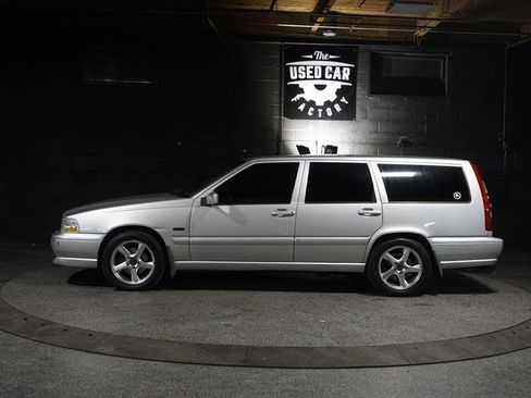 Used 1998 Volvo V70 R image 2