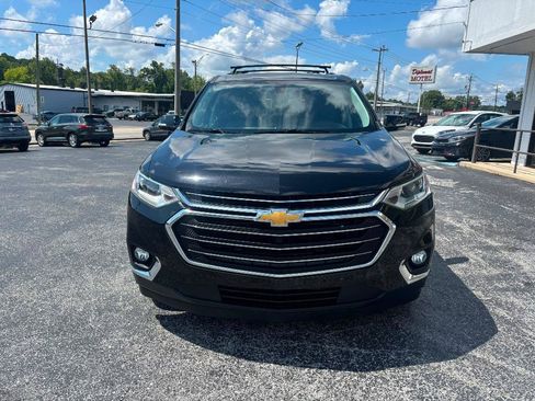 Used 2018 Chevrolet Traverse LT FWD image 2