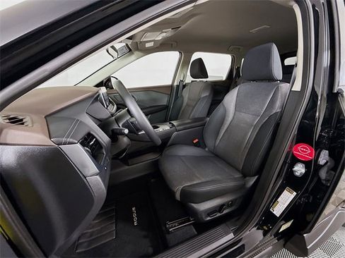 Certified 2021 Nissan Rogue SV image 5