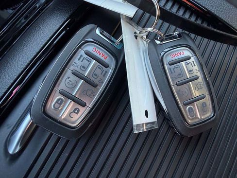 New 2026 Chrysler Pacifica Limited image 31