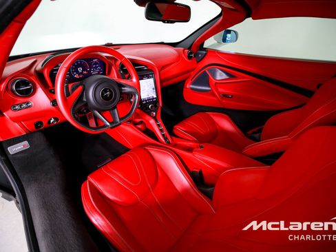 Used 2019 McLaren 720S image 13