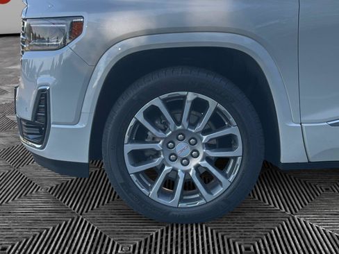 Used 2023 GMC Acadia Denali w/ Denali Ultimate Package AWD/4WD image 9