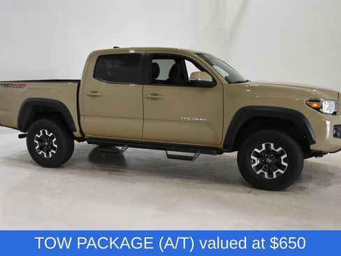 Used 2017 Toyota Tacoma TRD Off-Road w/ Tow Package (A/T) AWD/4WD image 3