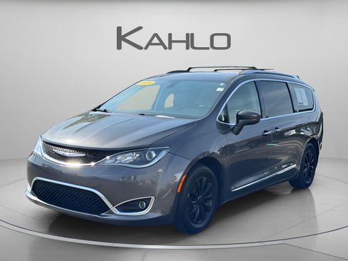 Used 2018 Chrysler Pacifica Touring-L Plus FWD image 1