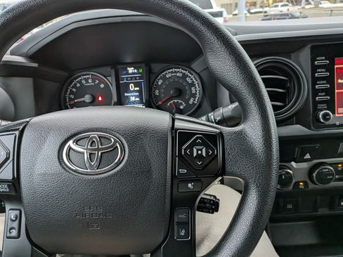 Used 2022 Toyota Tacoma SR image 18
