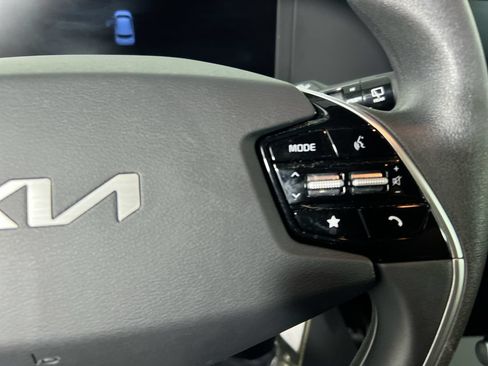 Certified 2024 Kia Niro LX FWD image 17