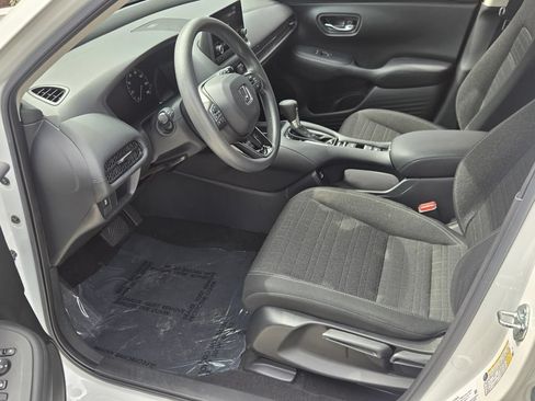 Used 2023 Honda HR-V LX image 11