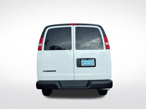 New 2026 Chevrolet Express 3500 LS RWD image 4