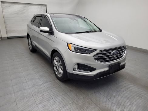 Used 2019 Ford Edge Titanium w/ Equipment Group 301A FWD image 13