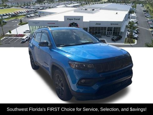 Used 2026 Jeep Compass Latitude image 2