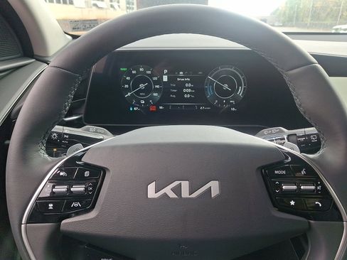 New 2025 Kia Niro Wind w/ Wind Preserve Package image 18