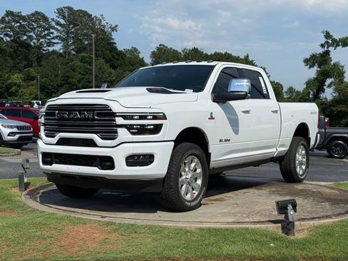 New 2026 RAM 2500 Laramie AWD/4WD image 3