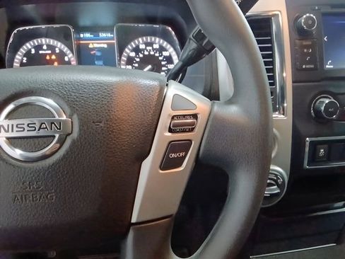 Used 2019 Nissan Titan SV AWD/4WD image 15