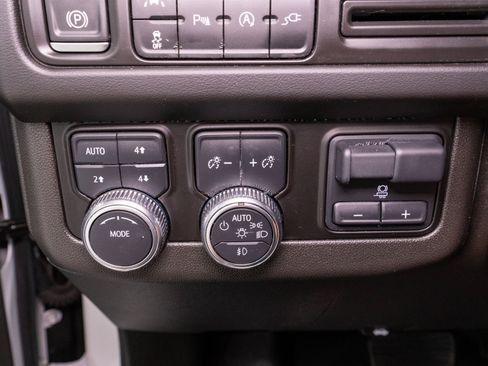 Used 2022 GMC Yukon SLT w/ Max Trailering Package AWD/4WD image 32
