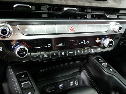 Used 2024 Kia Telluride SX Prestige AWD/4WD image 16
