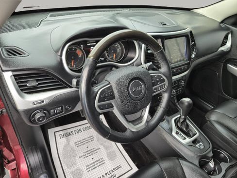 Used 2017 Jeep Cherokee Overland w/ Technology Group image 27