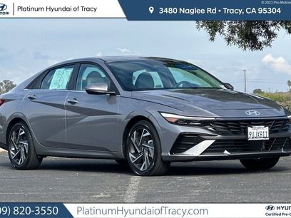 Used 2025 Hyundai Elantra Limited