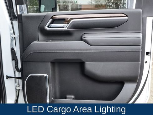 Used 2025 Chevrolet Silverado 2500 LT w/ Convenience Package image 39