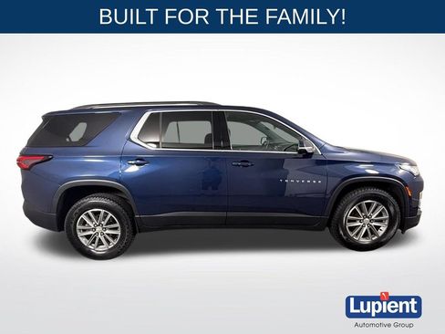 Used 2023 Chevrolet Traverse LT AWD/4WD image 3