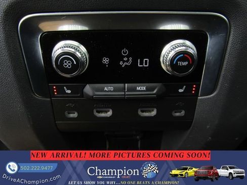 Used 2021 GMC Yukon XL Denali w/ Denali Ultimate Package AWD/4WD image 12