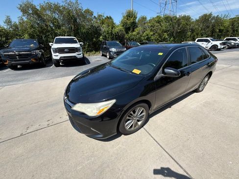 Used 2016 Toyota Camry SE FWD image 7