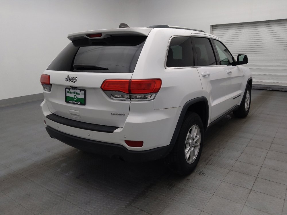 Used 2018 Jeep Grand Cherokee Laredo RWD image 9