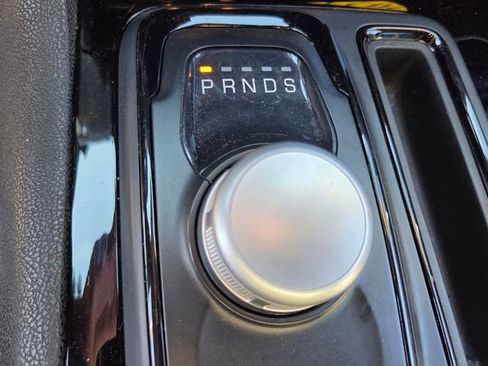 Used 2022 Chrysler 300 S image 27