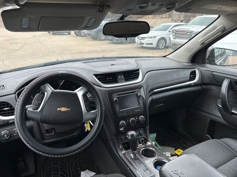 Used 2015 Chevrolet Traverse LT image 10