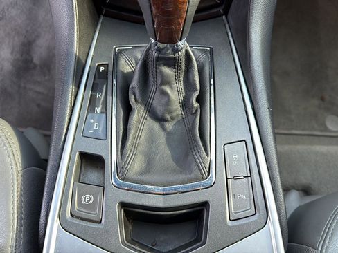 Used 2011 Cadillac SRX Luxury image 18