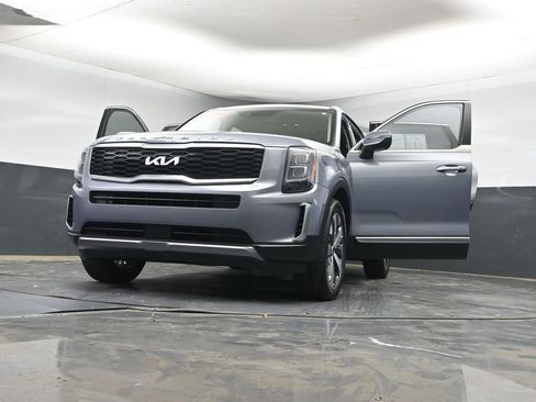 Used 2022 Kia Telluride EX w/ EX Premium Package FWD image 43