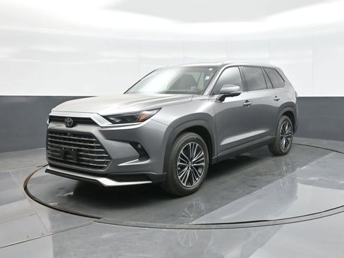 Certified 2026 Toyota Grand Highlander AWD Hybrid image 5
