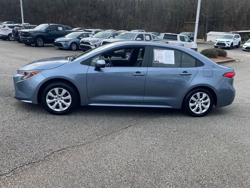 Used 2022 Toyota Corolla LE image 4