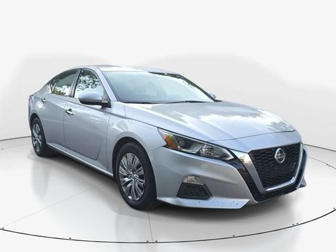 Used 2020 Nissan Altima 2.5 S FWD image 3