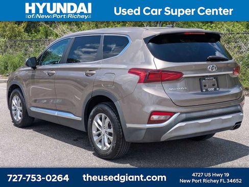Used 2020 Hyundai Santa Fe SE w/ Cargo Package FWD image 3