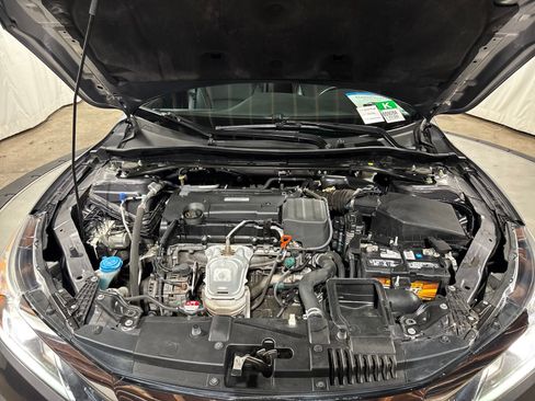 Used 2017 Honda Accord Sport image 28