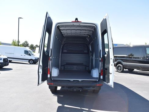 New 2025 Mercedes-Benz Sprinter 2500 image 7