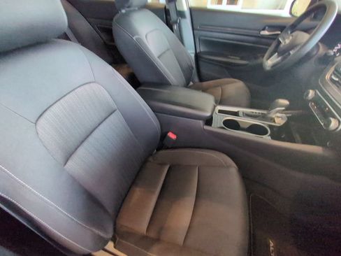 Used 2024 Nissan Altima 2.5 SV FWD image 24