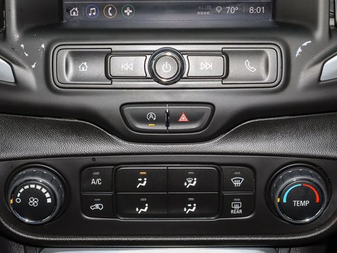 Used 2024 GMC Terrain SLE image 11