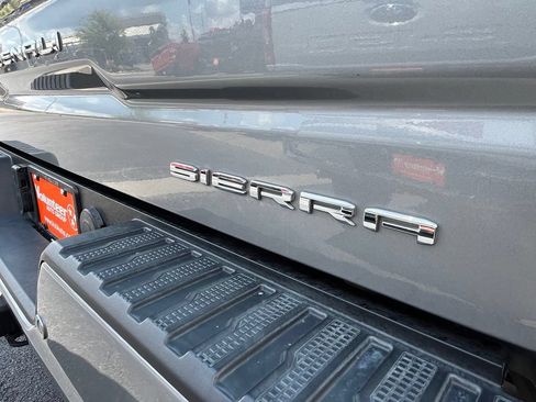 Used 2023 GMC Sierra 1500 Denali w/ Denali Reserve Package AWD/4WD image 10