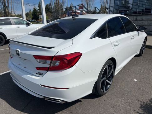 Used 2022 Honda Accord Sport image 4