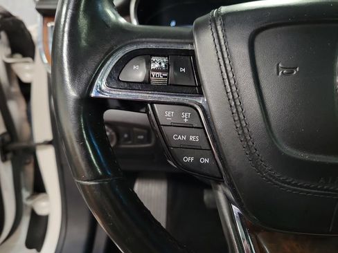 Used 2017 Lincoln Continental Reserve AWD/4WD image 25