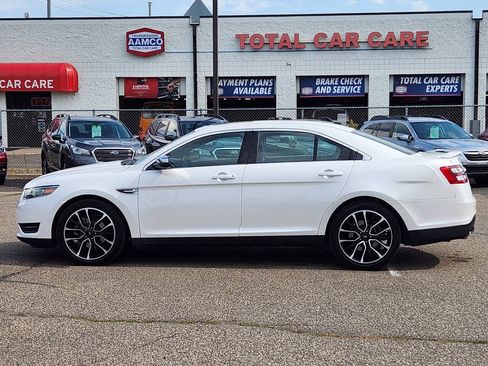 Used 2019 Ford Taurus Limited AWD/4WD image 2